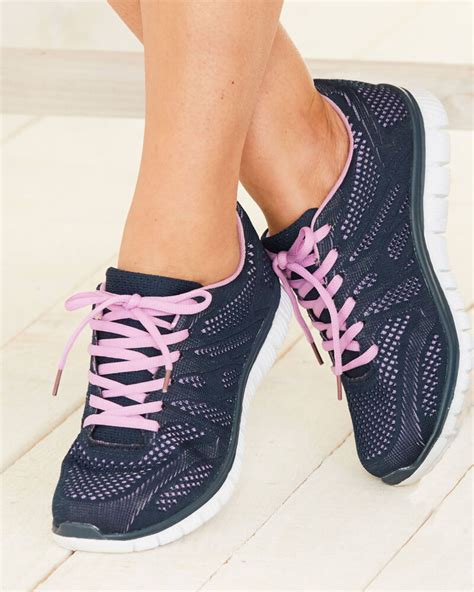 Comfortable trainers for women 